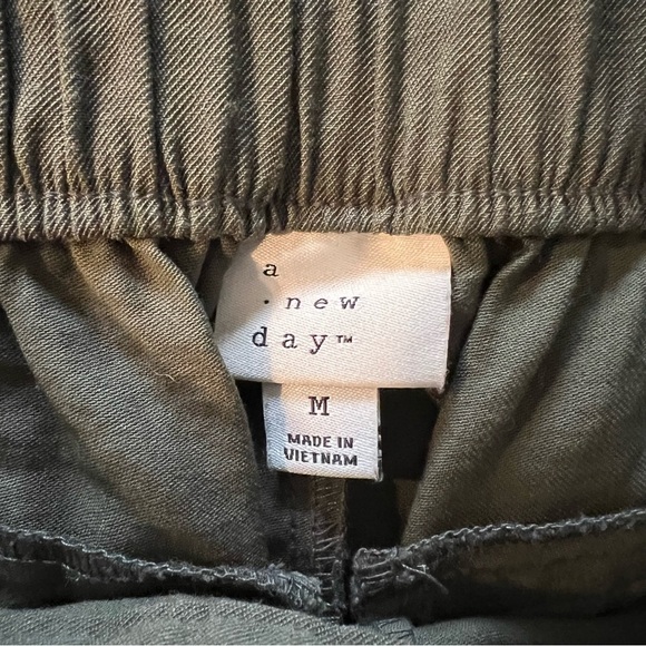 A New Day-Women's High-Rise Pleat Front Shorts - Olive, Size: M - Picture 7 of 11